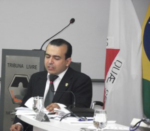 PUBLICIDADE: Edson Sousa critica Anderson Saleme por esconder números dos gastos da Prefeitura de Divinópolis com Publicidade – Mais de R$ 10 milhões de reais anderson saleme - pronunciamento